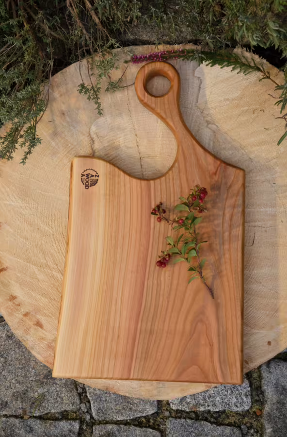 Prkénko ze staré třešně „Zatáčka “