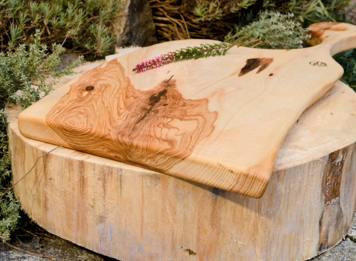 Prkénko z jasanu „Rodový les 1“