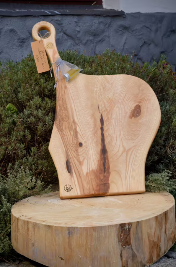 Prkénko z jasanu „Rodový les 2“